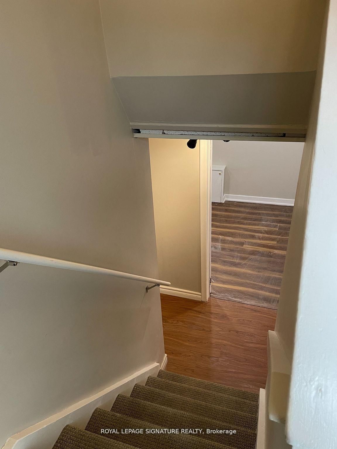 1566 Northmount Avenue, Unit Lower - Photo 2