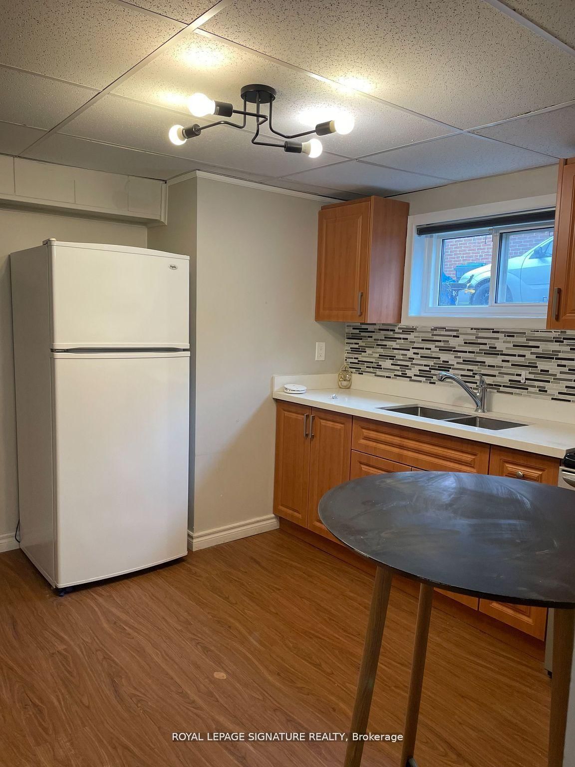 1566 Northmount Avenue, Unit Lower - Photo 3