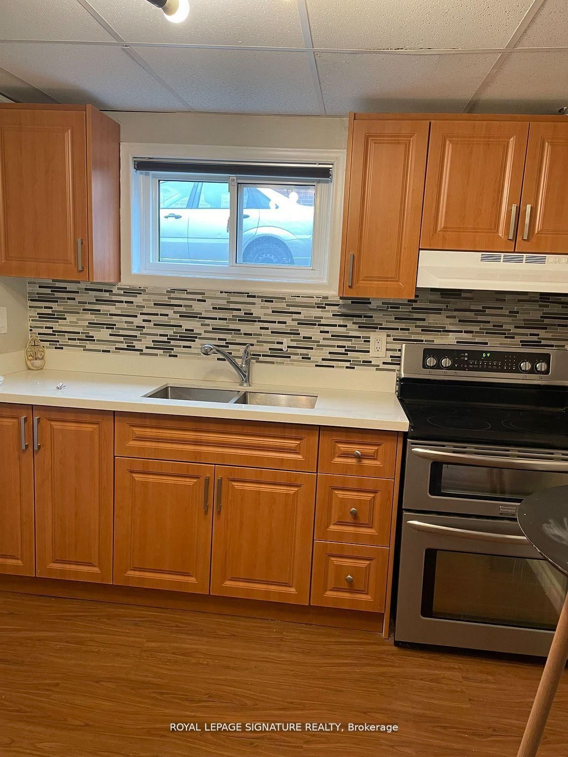 1566 Northmount Avenue, Unit Lower - Photo 4