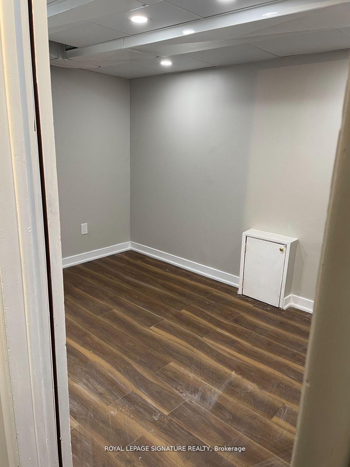 1566 Northmount Avenue, Unit Lower - Photo 8