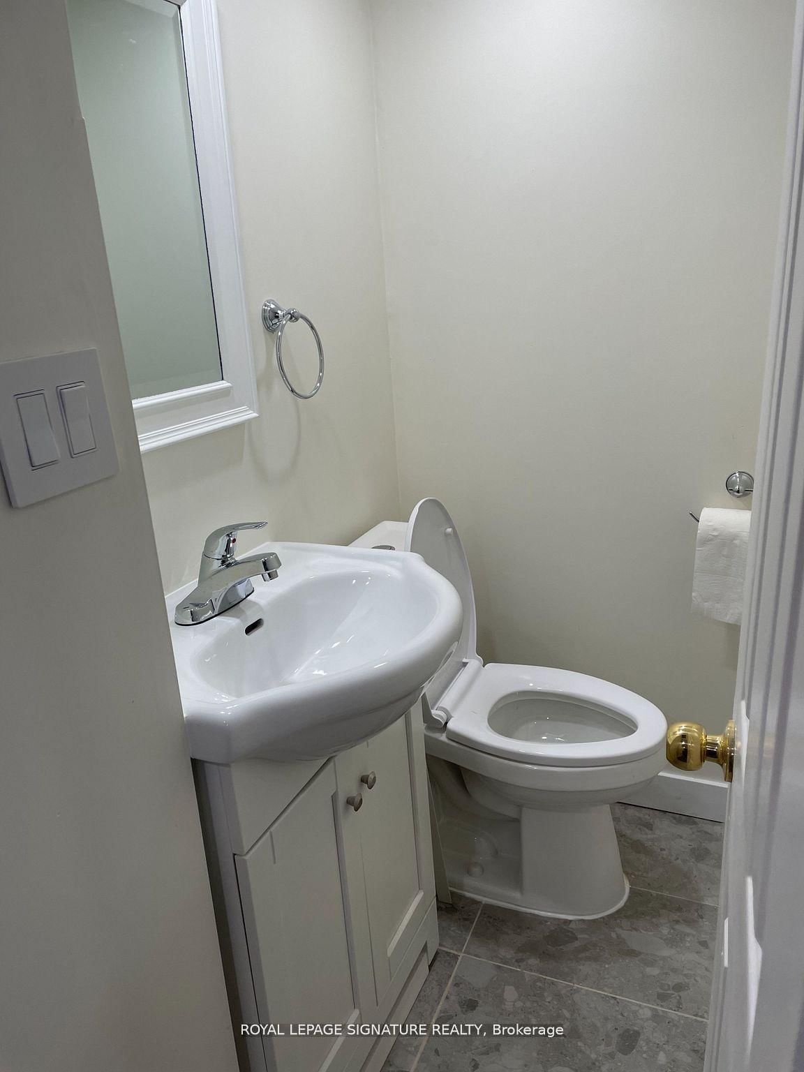 1566 Northmount Avenue, Unit Lower - Photo 9