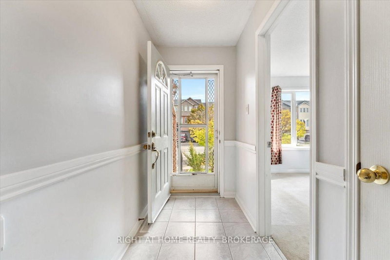 33 Atwood Ave, Halton Hills, L7G 5Z9 | Image 3