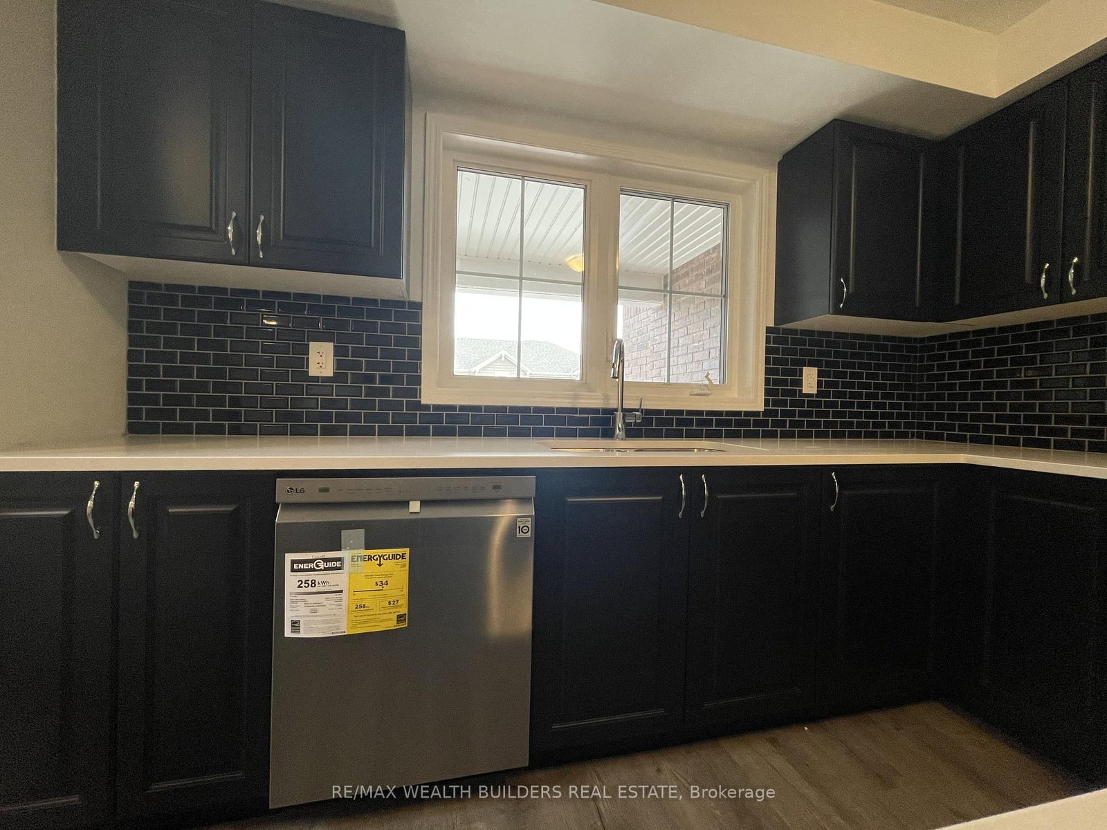 Townhouse for lease at 1260 Wintergreen Place, Milton, Ontario, L9E 1S3 - Cobban - MLS: W12907514