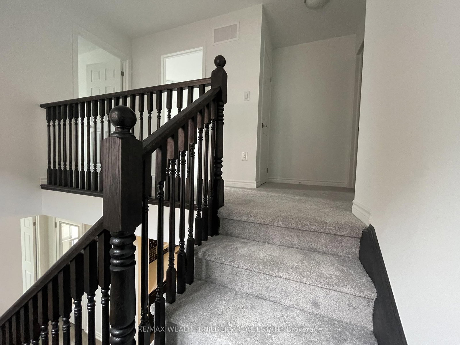 Townhouse for lease at 1260 Wintergreen Place, Milton, Ontario, L9E 1S3 - Cobban - MLS: W12907514