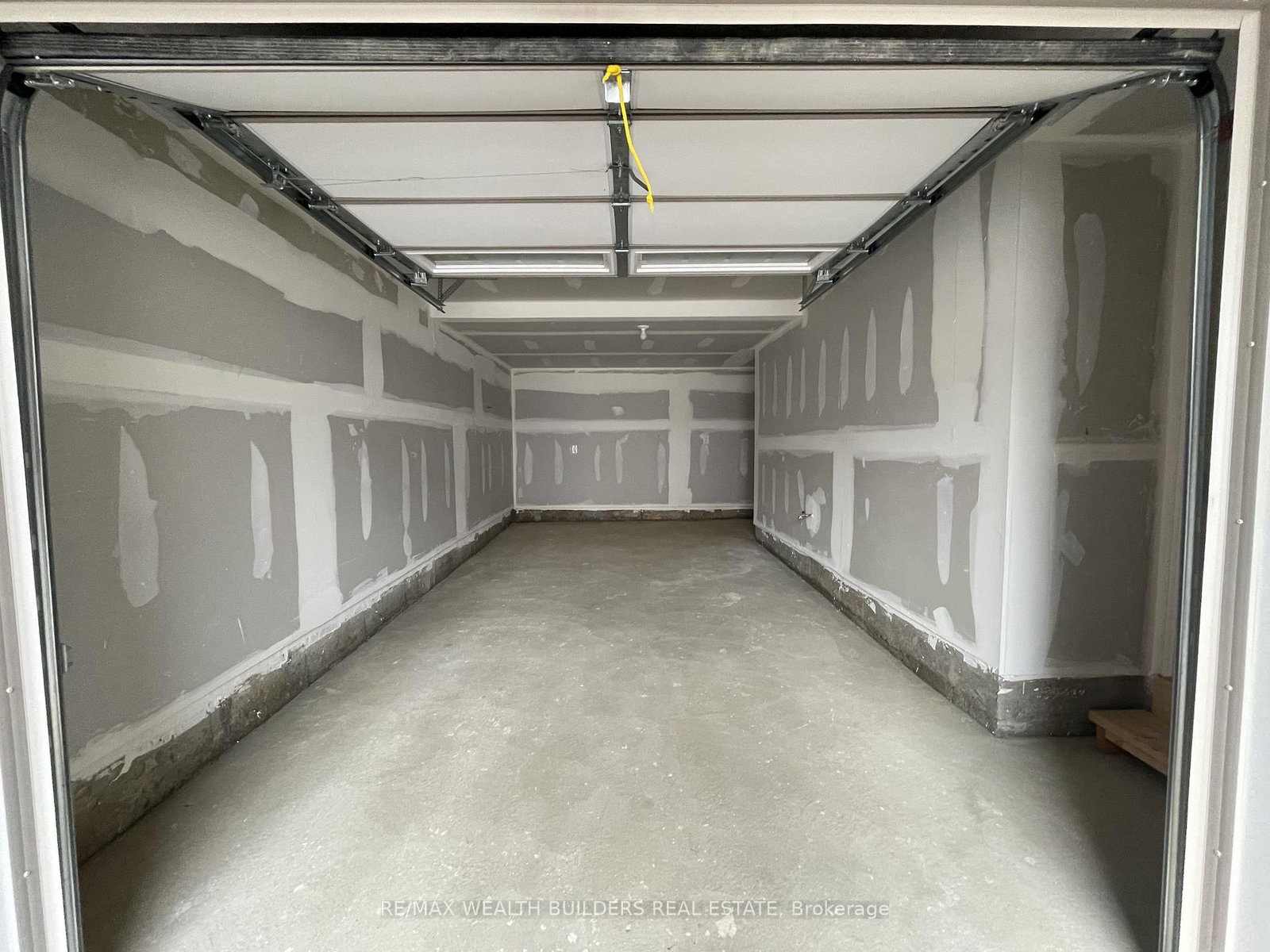 Townhouse for lease at 1260 Wintergreen Place, Milton, Ontario, L9E 1S3 - Cobban - MLS: W12907514