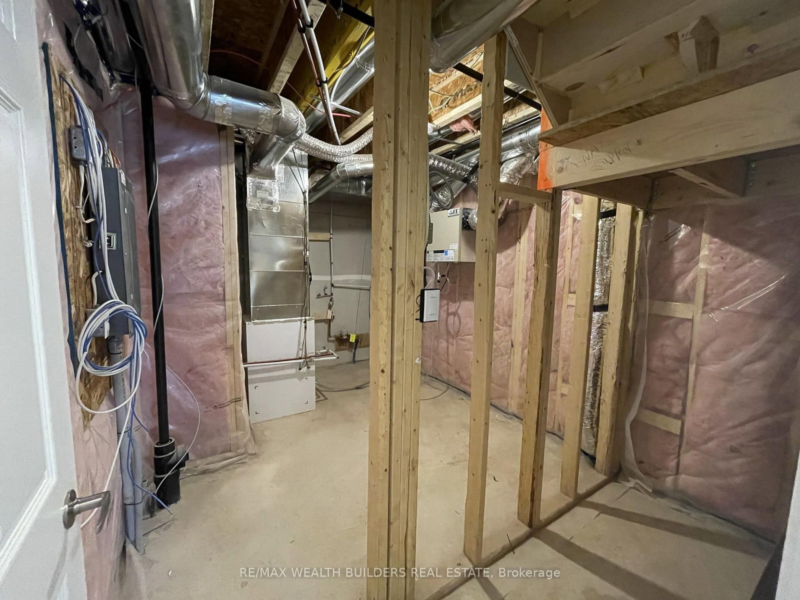 Townhouse for lease at 1260 Wintergreen Place, Milton, Ontario, L9E 1S3 - Cobban - MLS: W12907514