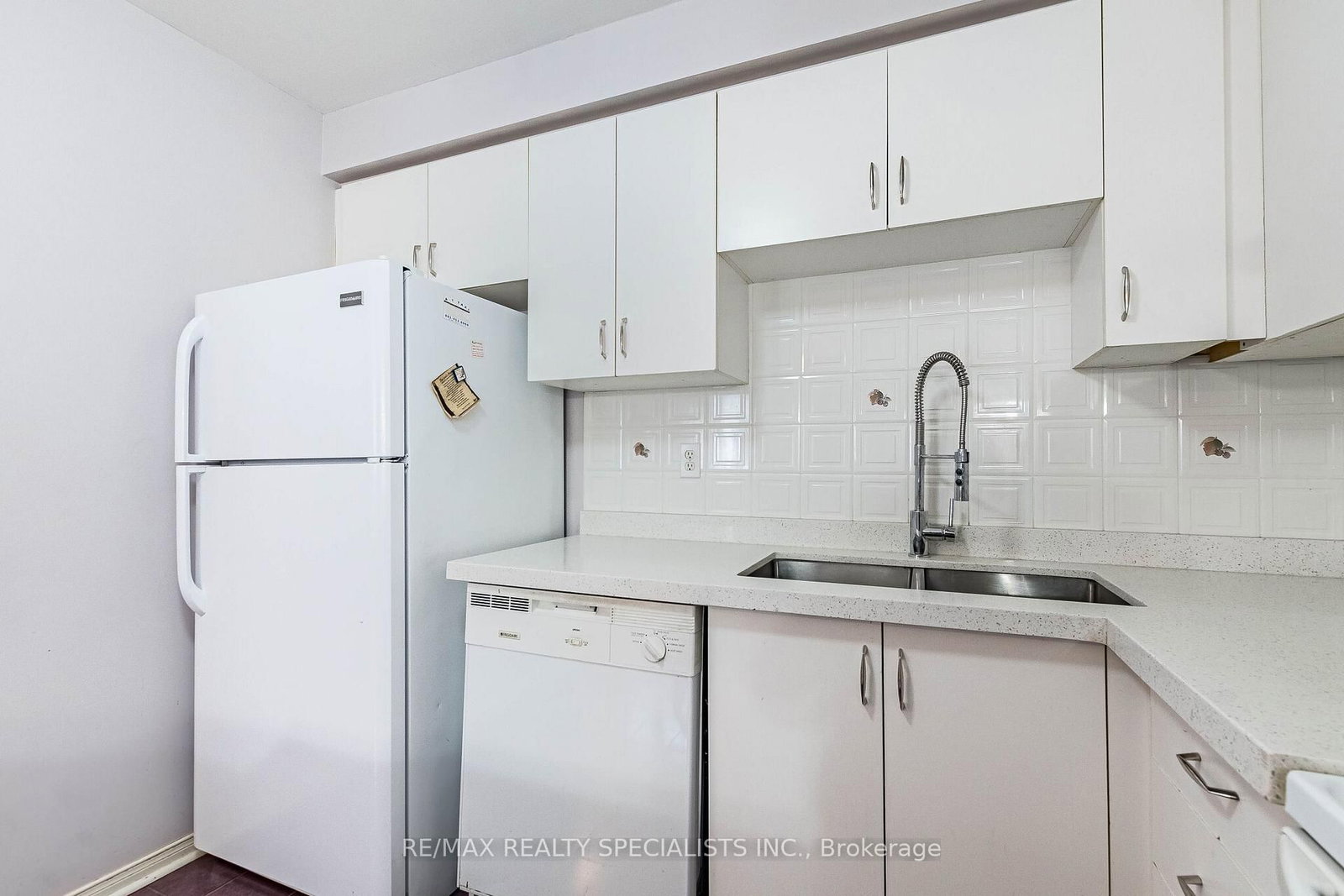 Semi-Detached House for sale at 48 Saddletree Trail, Brampton, Ontario, L6X 4M7 - Brampton West - MLS: W12907536