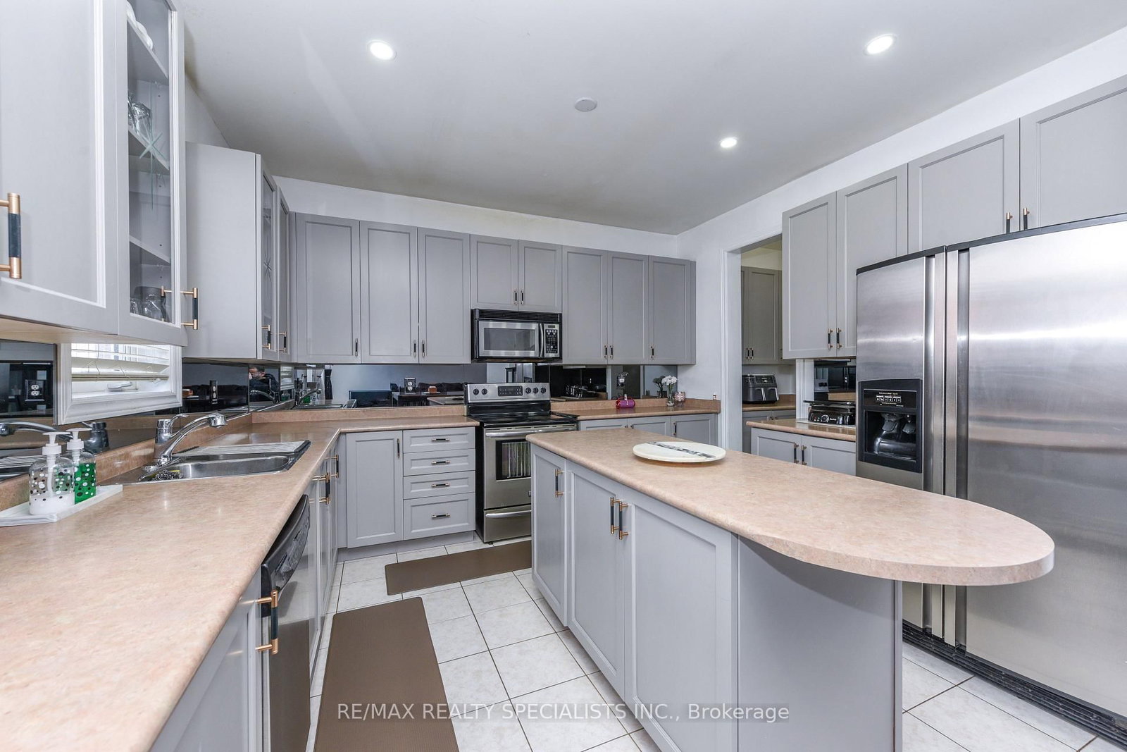 Detached House for sale at 41 Madronna Gdns, Brampton, Ontario, L7A 2V9 - Fletcher's Meadow - MLS: W12907708