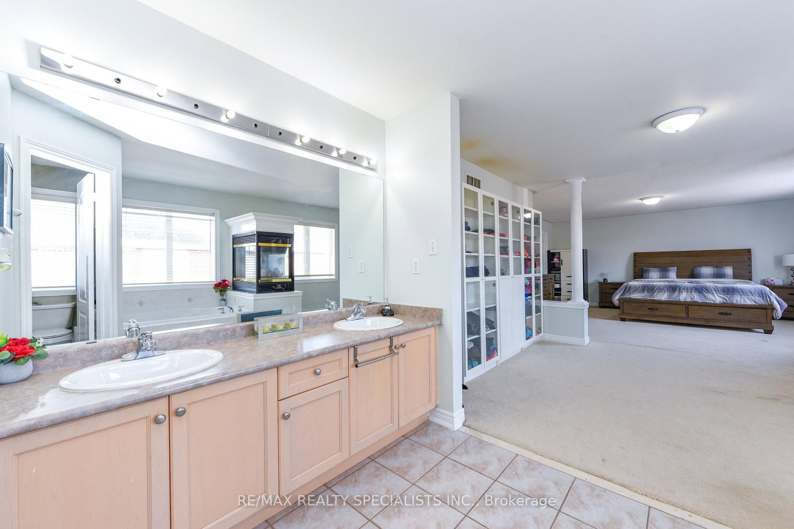 Detached House for sale at 41 Madronna Gdns, Brampton, Ontario, L7A 2V9 - Fletcher's Meadow - MLS: W12907708