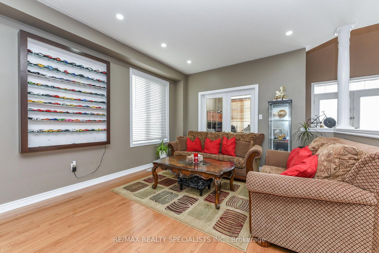 41 Madronna Gardens • Brampton, ON photo 8
