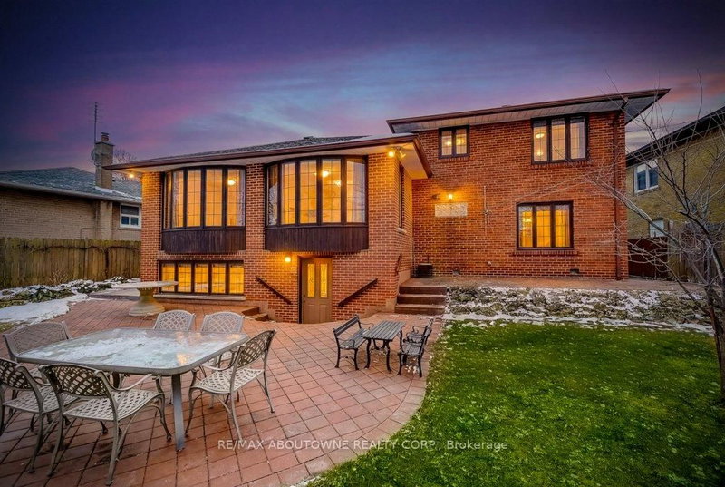 17 Duffield Rd, Toronto, M9P 3C8 | Image 2