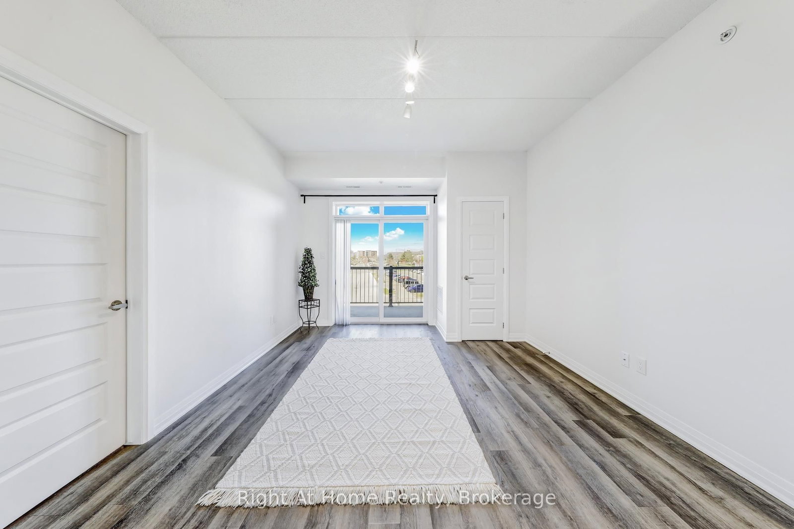 Condo for sale at 307-610 Farmstead Drive, Milton, Ontario, L9T 8X5 - Willmott - MLS: W12908032