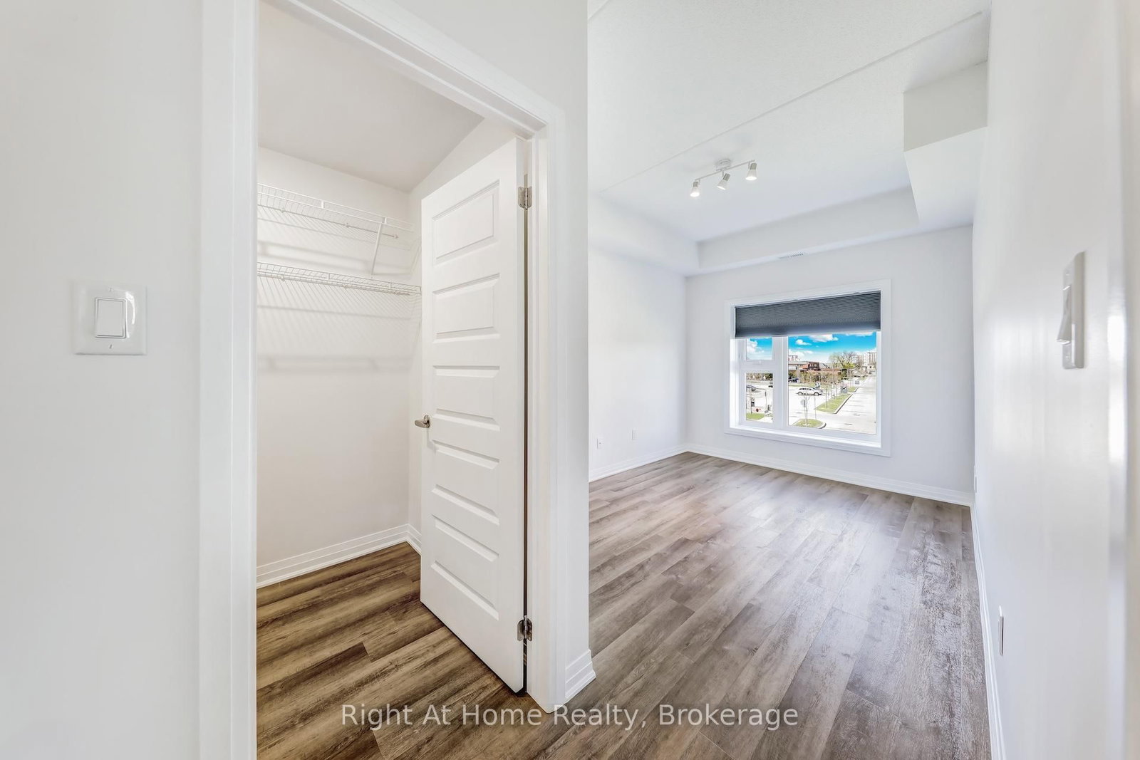 Condo for sale at 307-610 Farmstead Drive, Milton, Ontario, L9T 8X5 - Willmott - MLS: W12908032