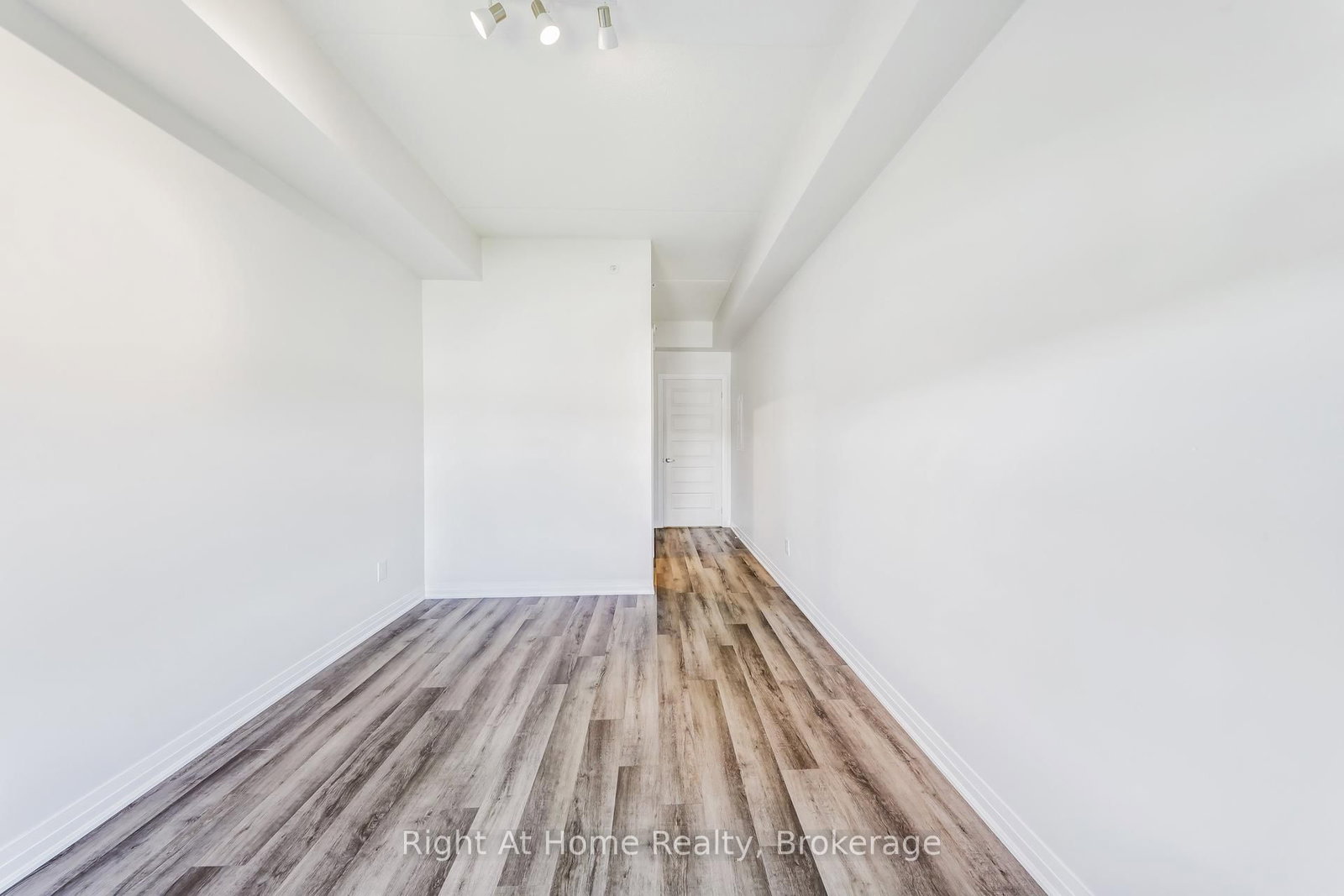 Condo for sale at 307-610 Farmstead Drive, Milton, Ontario, L9T 8X5 - Willmott - MLS: W12908032