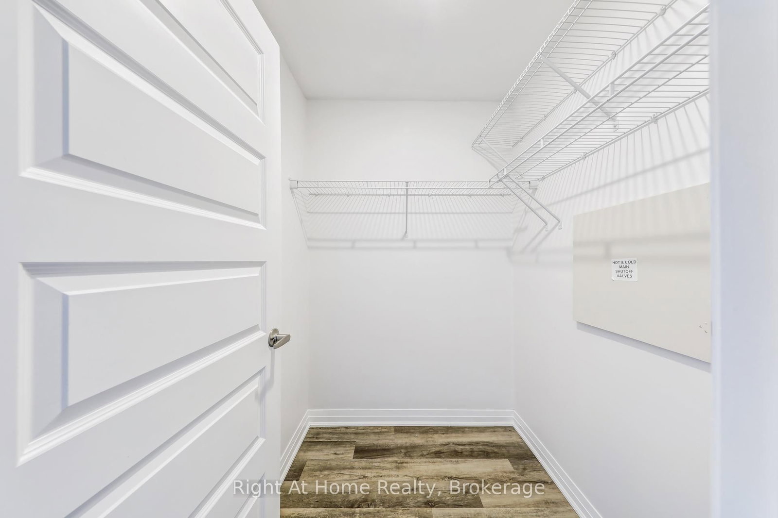 Condo for sale at 307-610 Farmstead Drive, Milton, Ontario, L9T 8X5 - Willmott - MLS: W12908032