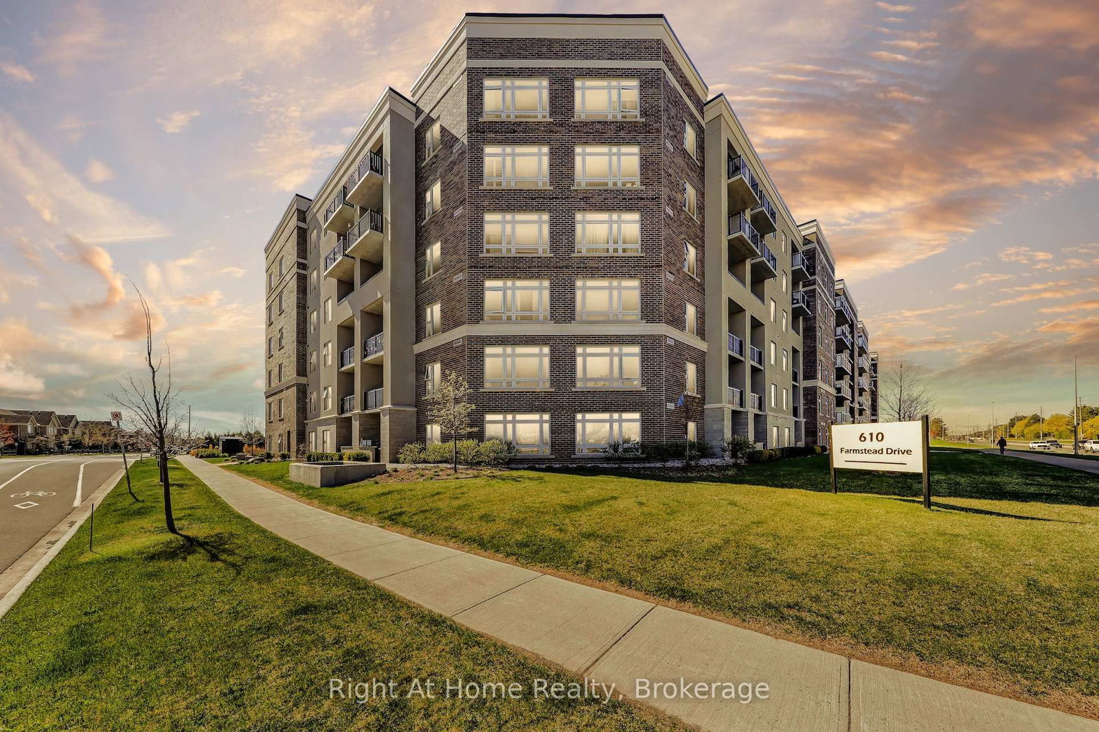 Condo for sale at 307-610 Farmstead Drive, Milton, Ontario, L9T 8X5 - Willmott - MLS: W12908032