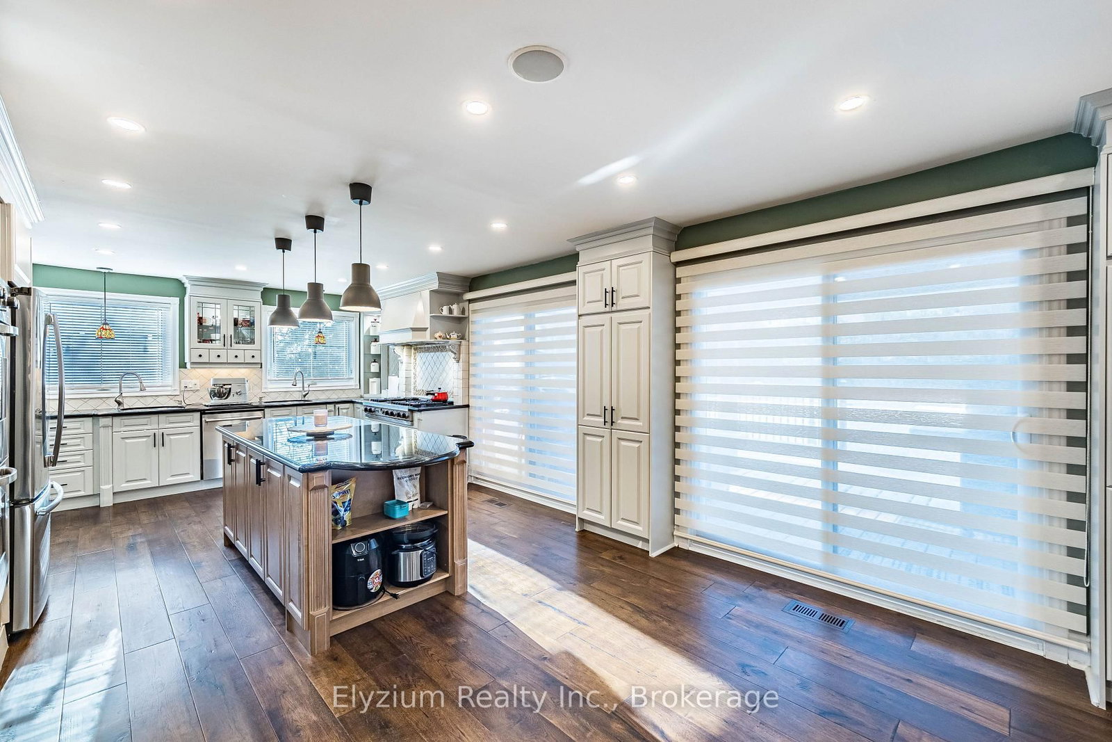 Detached House for sale at 2514 Sharon Crescent, Mississauga, Ontario, L5C 1Y8 - Erindale - MLS: W12908046