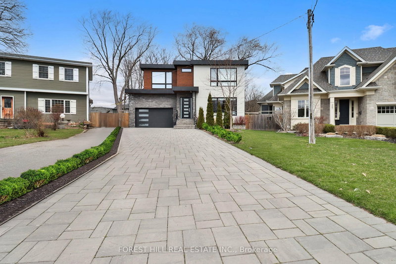271 Jennings Cres, Oakville, L6L 1W3 | Image 2
