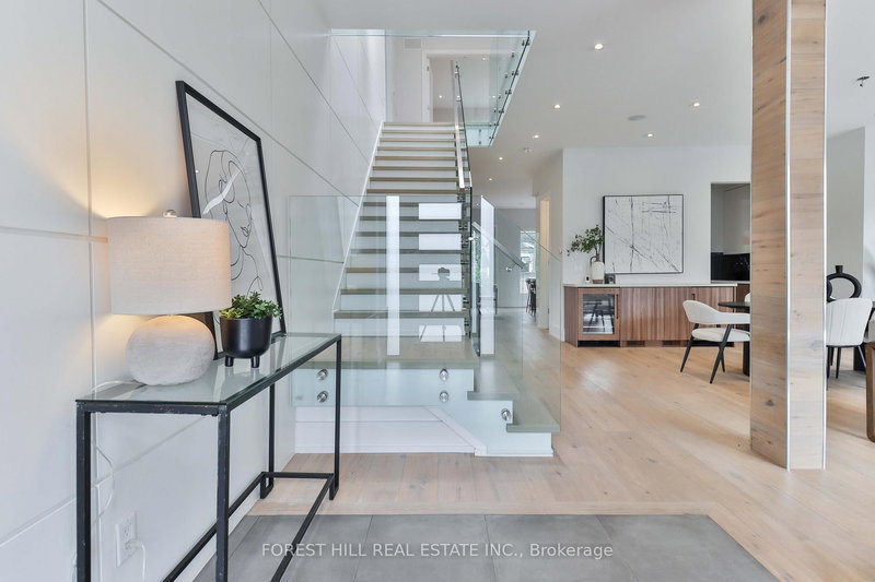 271 Jennings Cres, Oakville, L6L 1W3 | Image 3