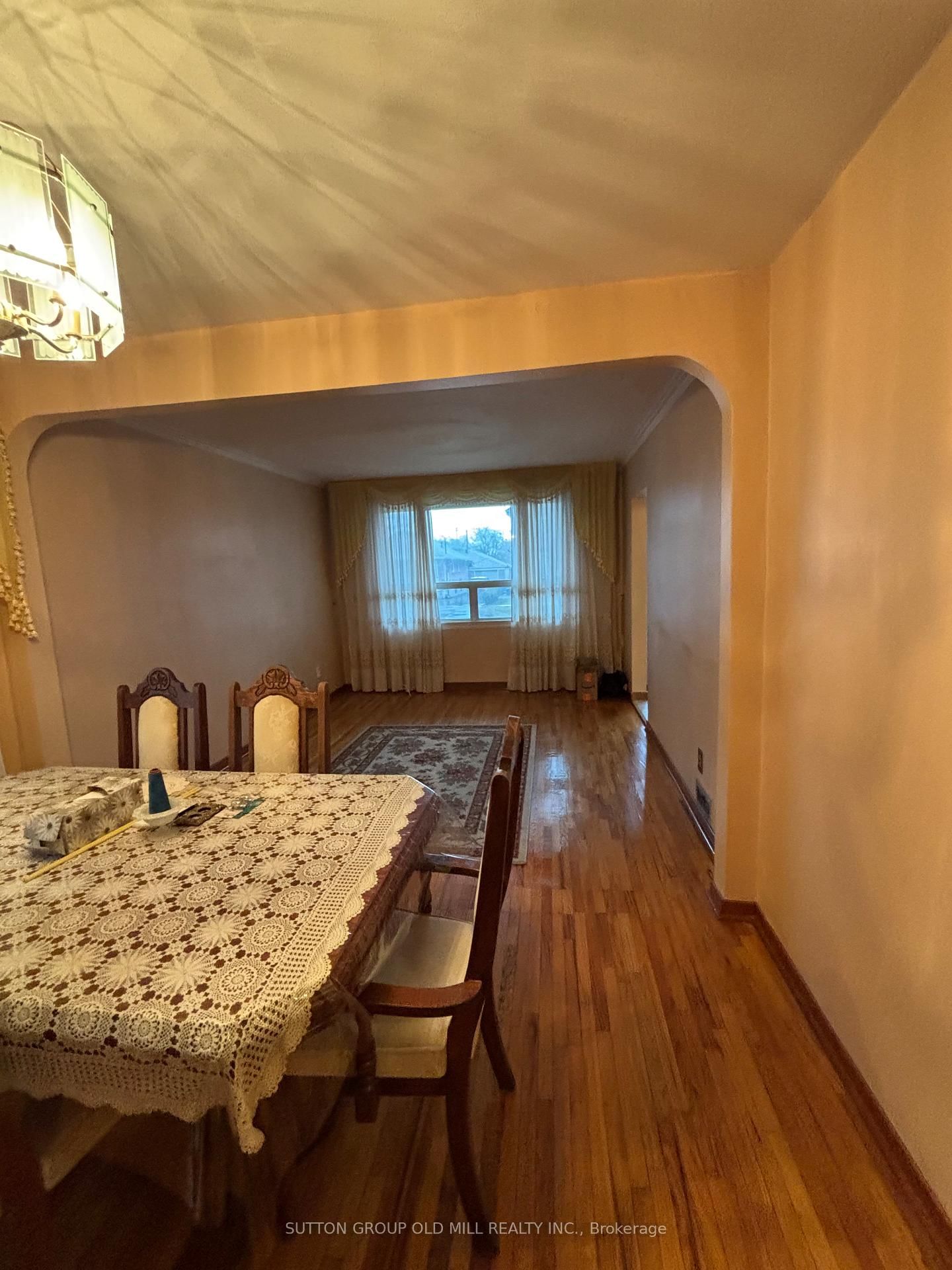 Detached House for sale at 14 Ashmore Avenue, Toronto, Ontario, M8Z 4C4 - Stonegate-Queensway - MLS: W12908528