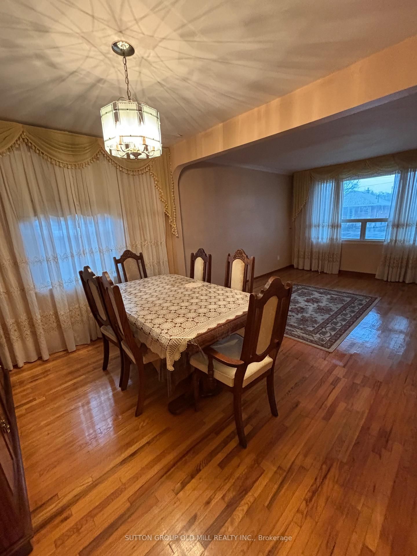 Detached House for sale at 14 Ashmore Avenue, Toronto, Ontario, M8Z 4C4 - Stonegate-Queensway - MLS: W12908528