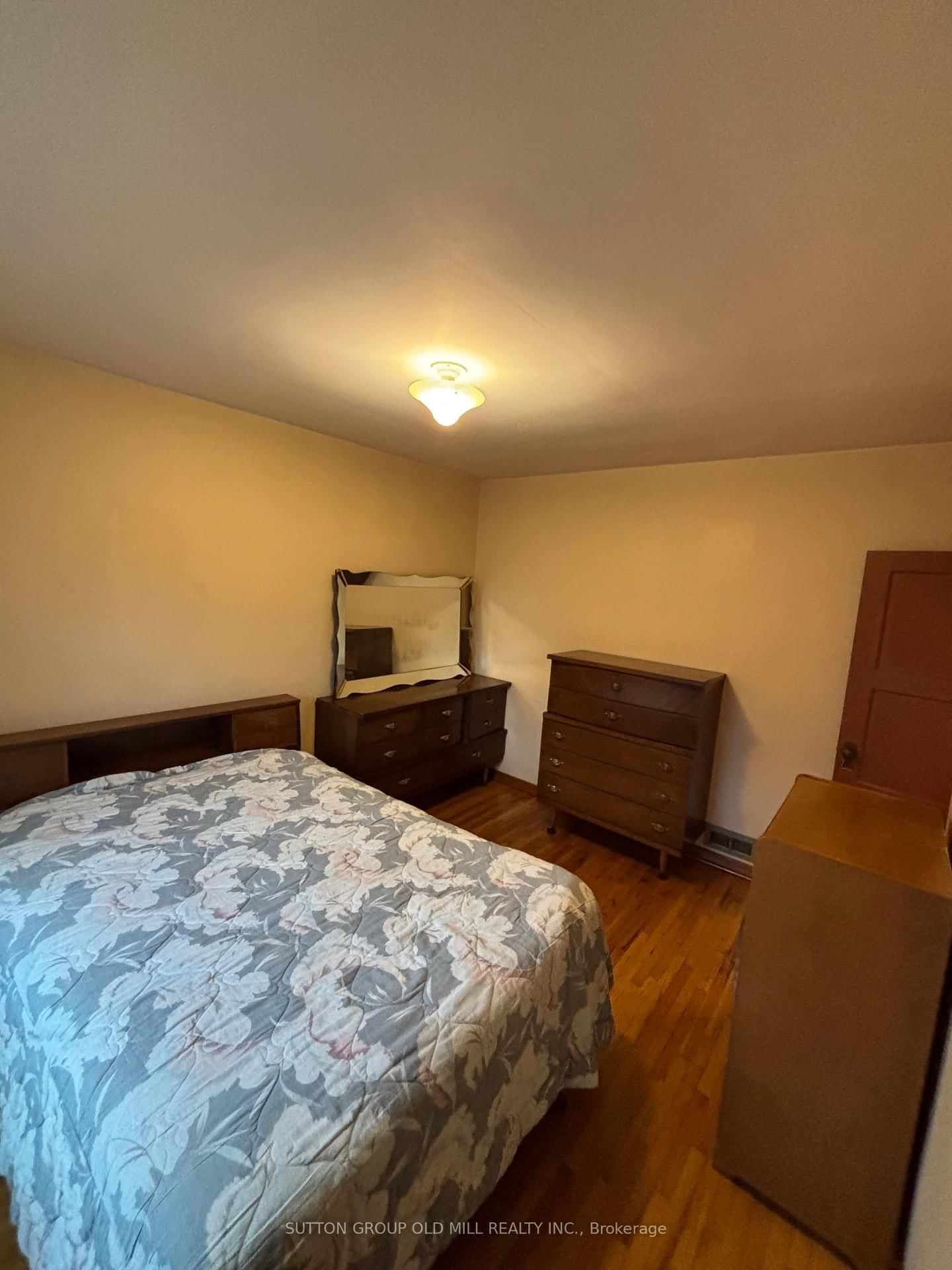 Detached House for sale at 14 Ashmore Avenue, Toronto, Ontario, M8Z 4C4 - Stonegate-Queensway - MLS: W12908528