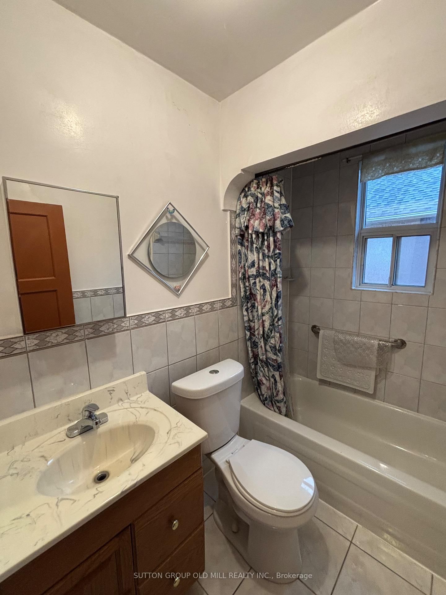 Detached House for sale at 14 Ashmore Avenue, Toronto, Ontario, M8Z 4C4 - Stonegate-Queensway - MLS: W12908528