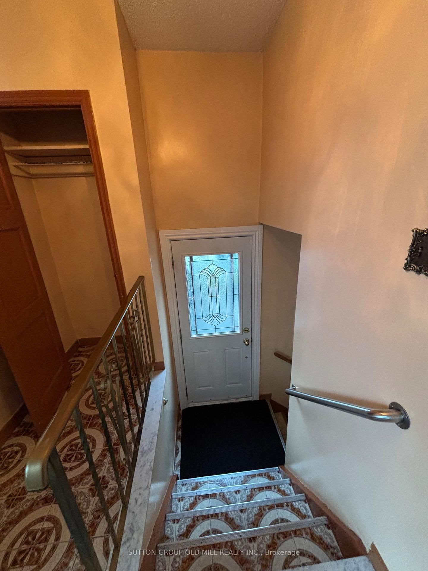 Detached House for sale at 14 Ashmore Avenue, Toronto, Ontario, M8Z 4C4 - Stonegate-Queensway - MLS: W12908528