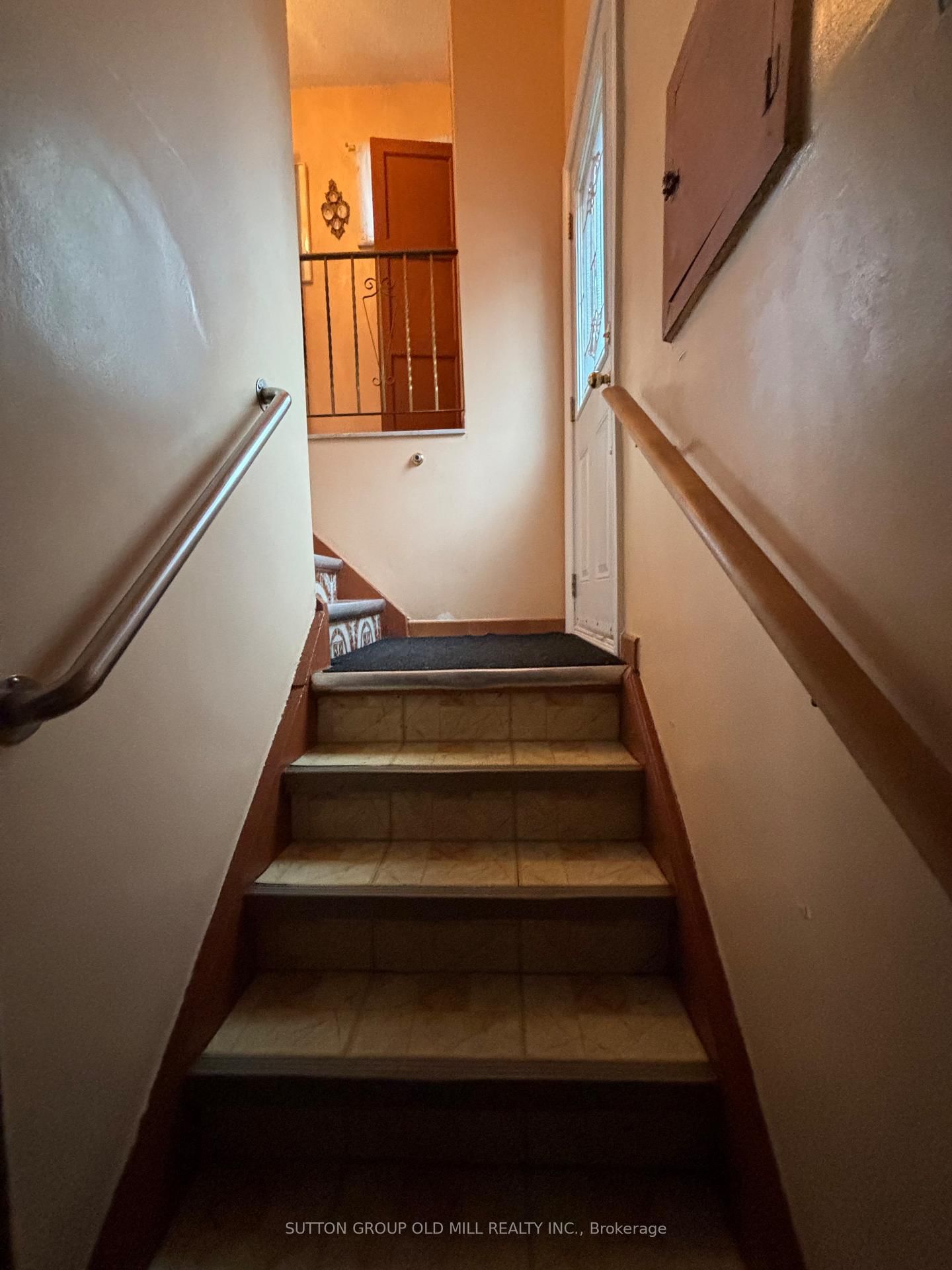 Detached House for sale at 14 Ashmore Avenue, Toronto, Ontario, M8Z 4C4 - Stonegate-Queensway - MLS: W12908528