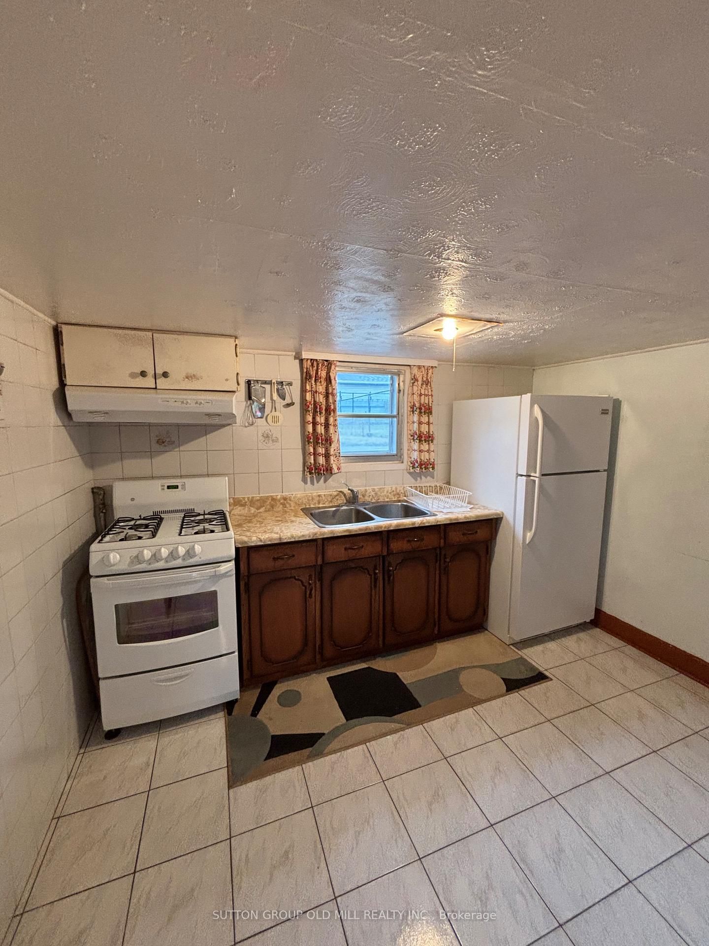 Detached House for sale at 14 Ashmore Avenue, Toronto, Ontario, M8Z 4C4 - Stonegate-Queensway - MLS: W12908528