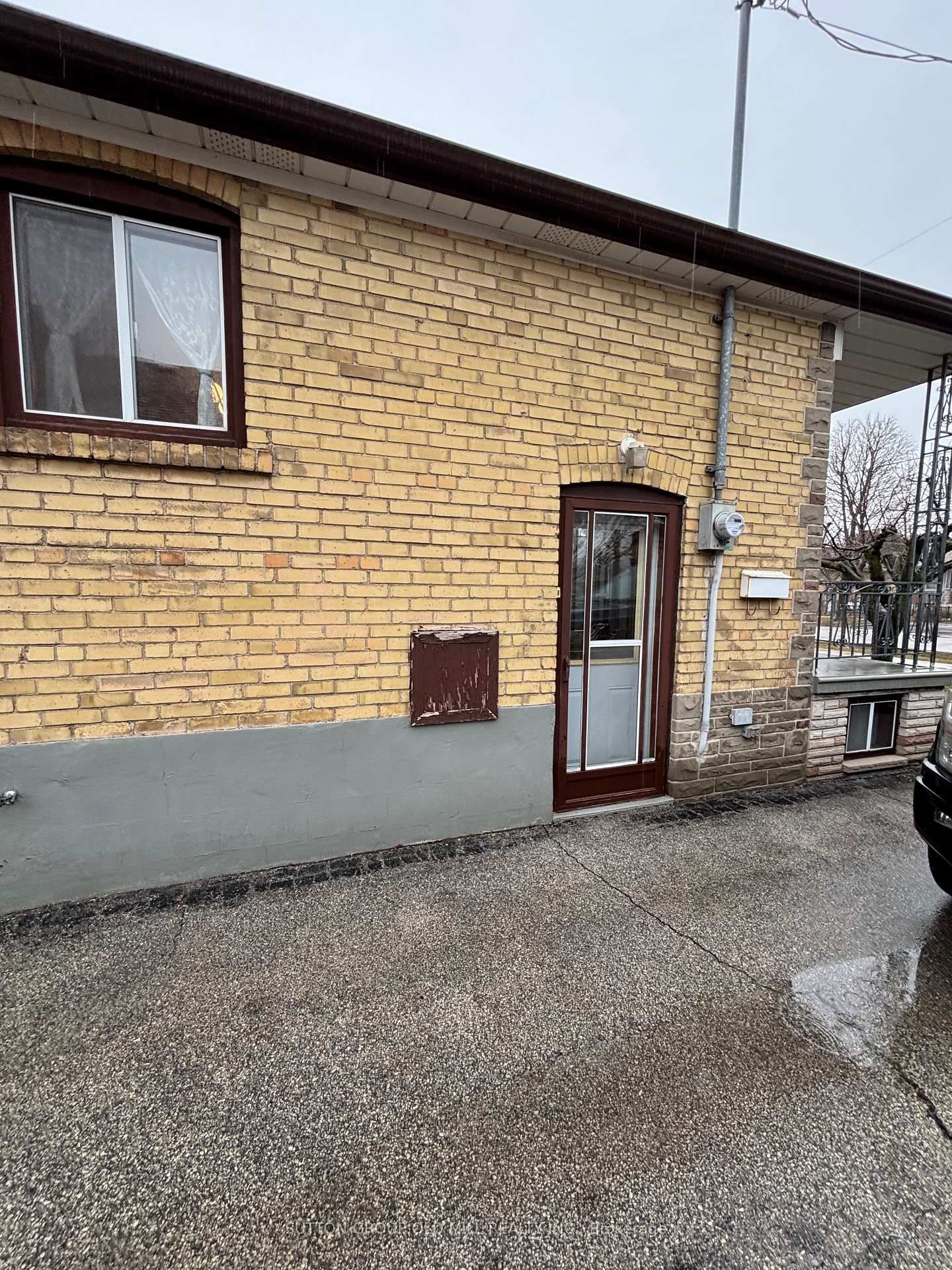 Detached House for sale at 14 Ashmore Avenue, Toronto, Ontario, M8Z 4C4 - Stonegate-Queensway - MLS: W12908528