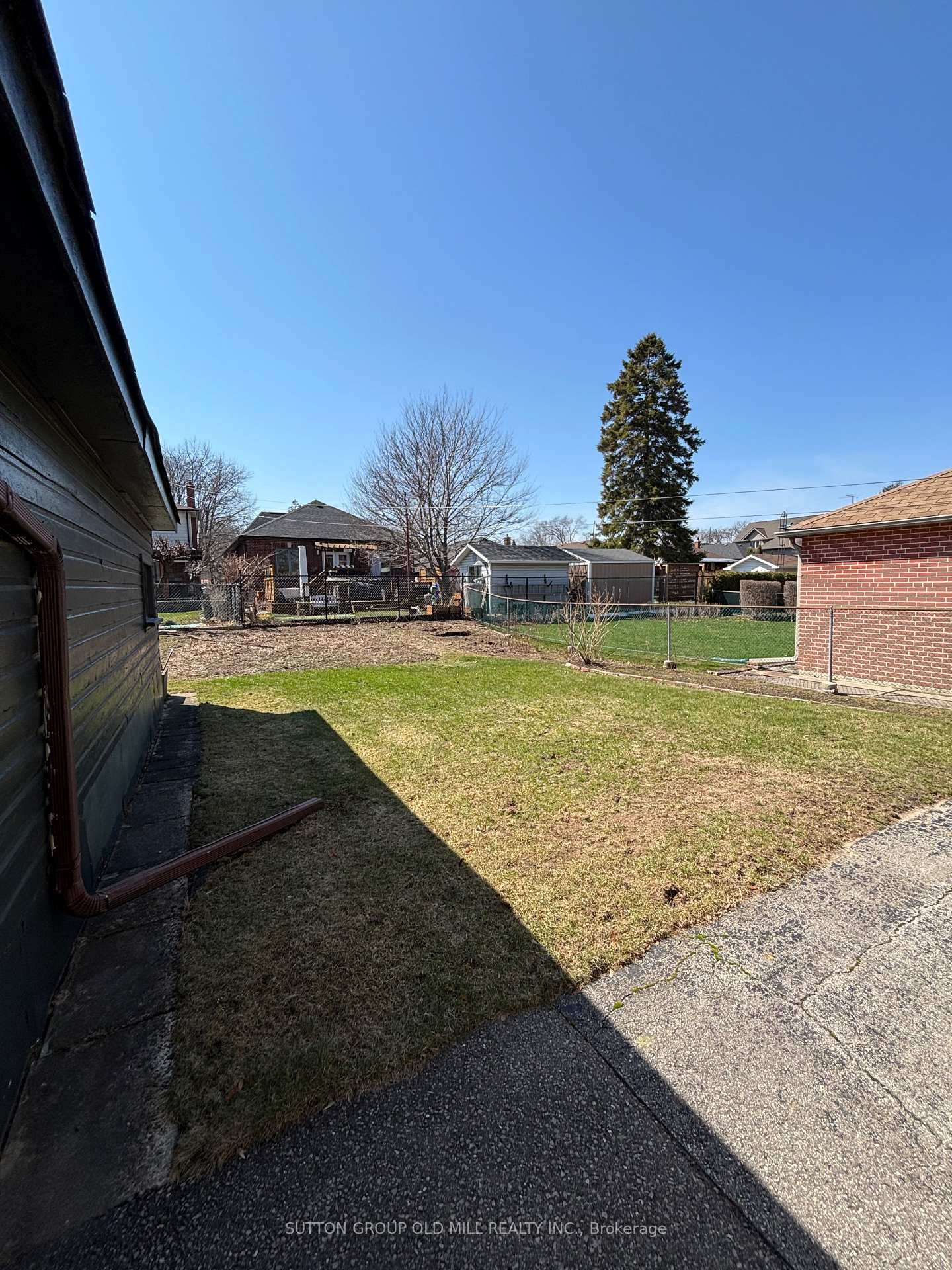 Detached House for sale at 14 Ashmore Avenue, Toronto, Ontario, M8Z 4C4 - Stonegate-Queensway - MLS: W12908528