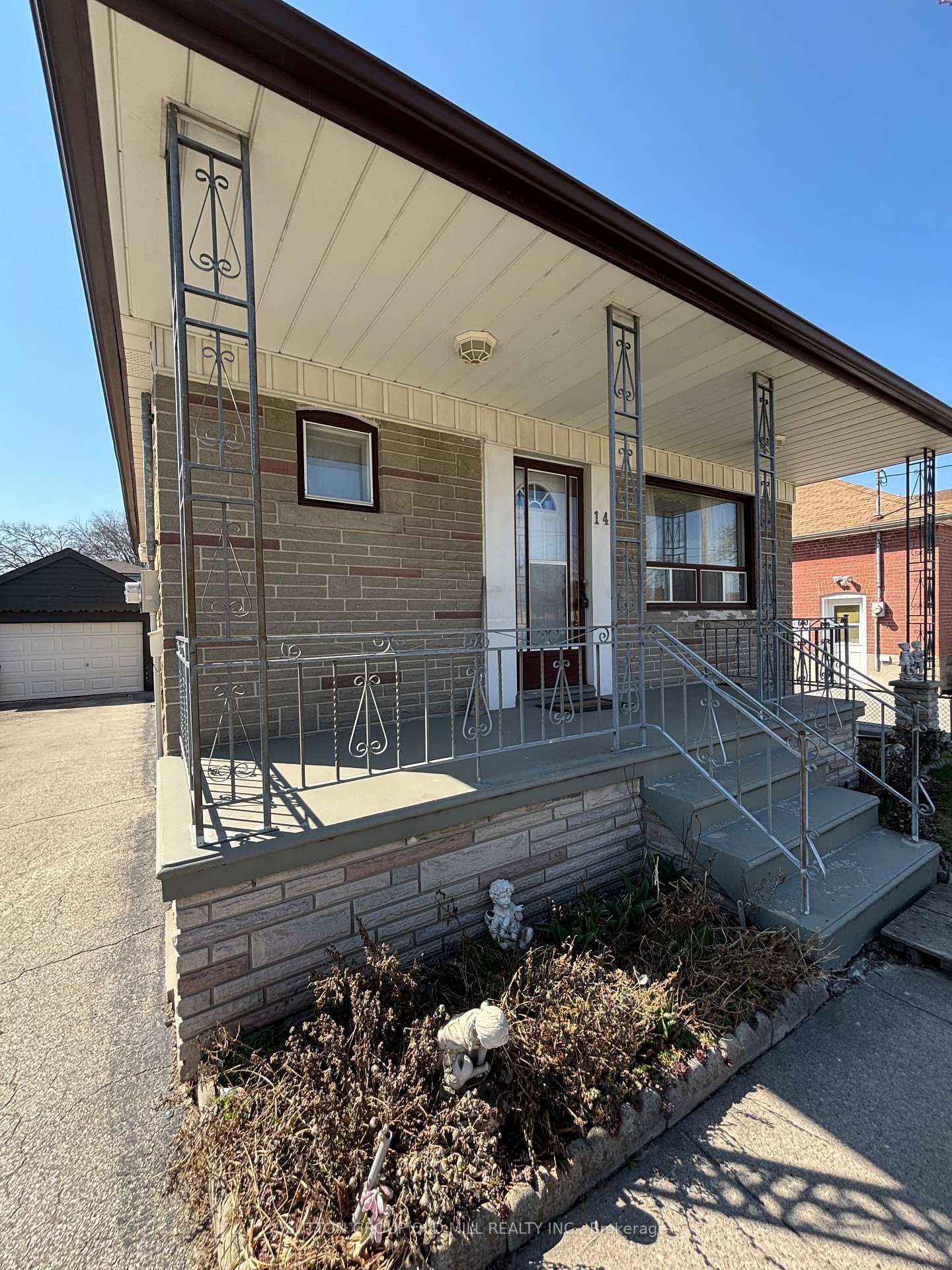 Detached House for sale at 14 Ashmore Avenue, Toronto, Ontario, M8Z 4C4 - Stonegate-Queensway - MLS: W12908528