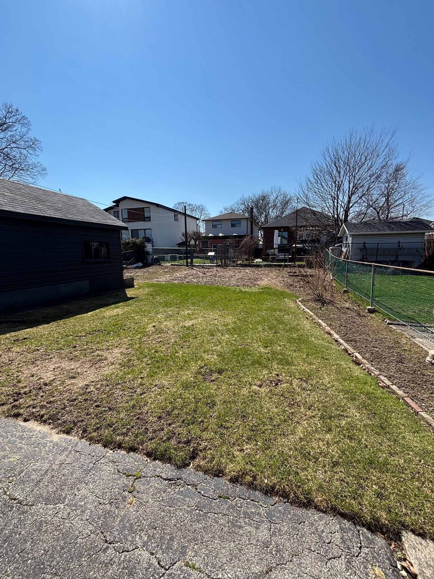 Detached House for sale at 14 Ashmore Avenue, Toronto, Ontario, M8Z 4C4 - Stonegate-Queensway - MLS: W12908528