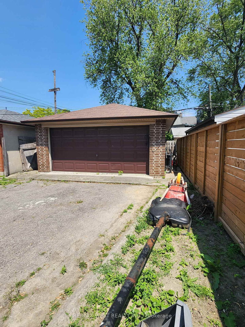 415 Symington Ave, Toronto, M6N 2W4 | Image 3