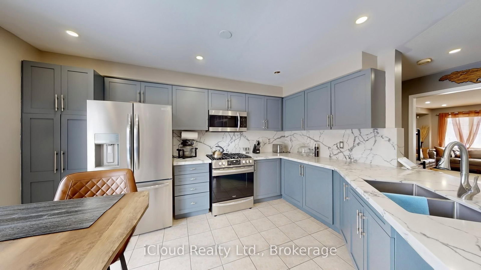 Semi-Detached House for sale at 52 Tianalee Crescent, Brampton, Ontario, L7A 2X2 - Fletcher's Meadow - MLS: W12908910