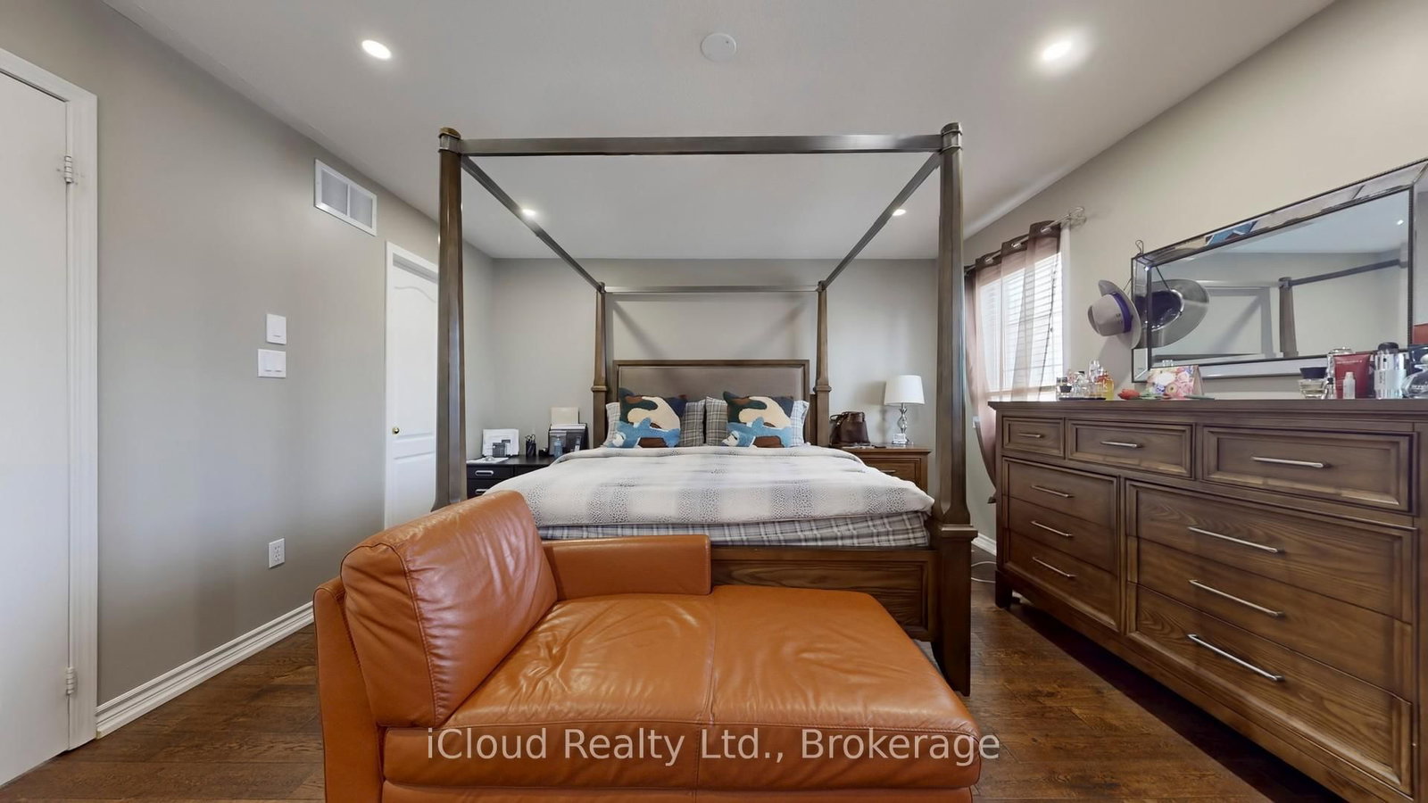 Semi-Detached House for sale at 52 Tianalee Crescent, Brampton, Ontario, L7A 2X2 - Fletcher's Meadow - MLS: W12908910