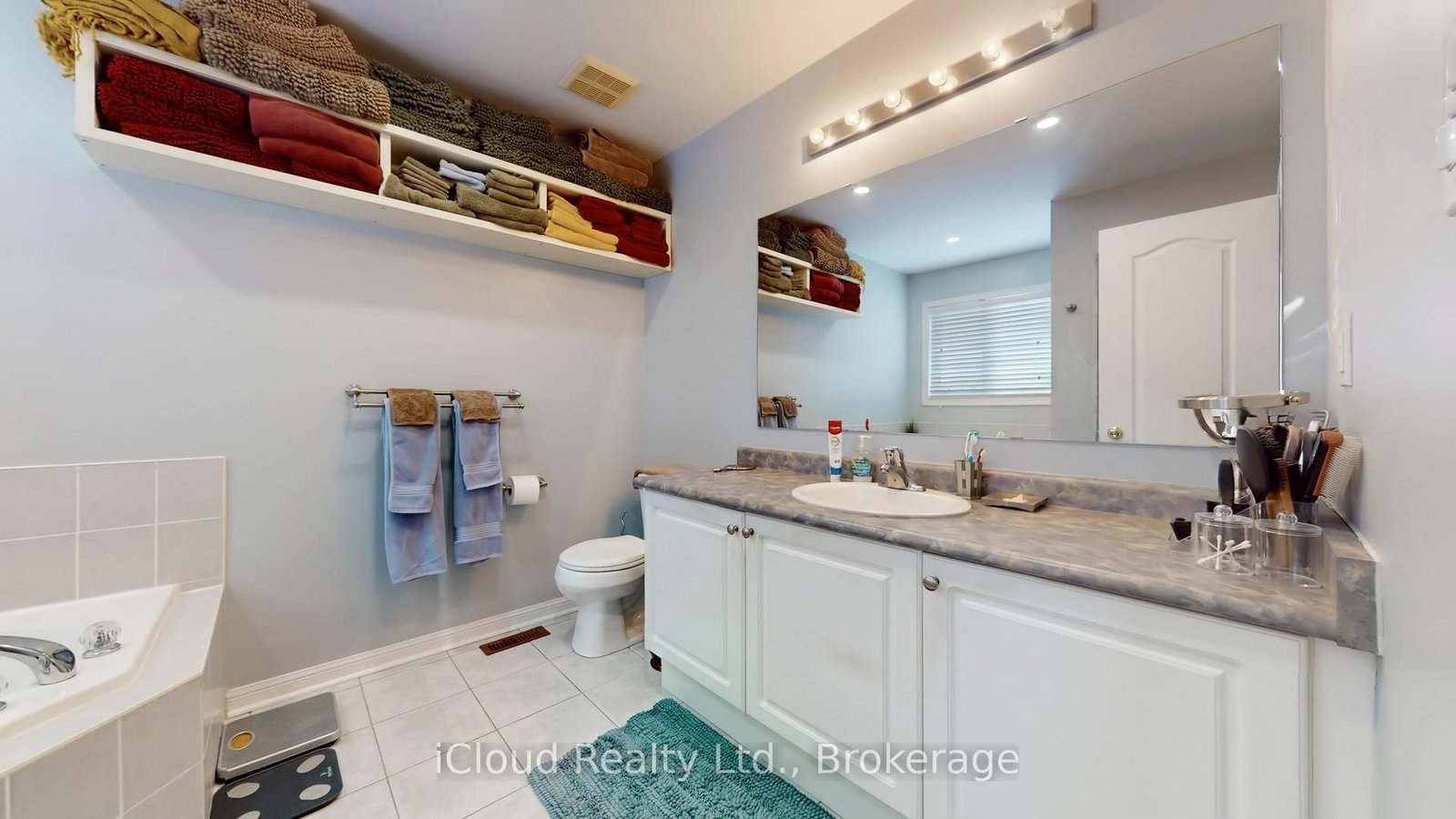 Semi-Detached House for sale at 52 Tianalee Crescent, Brampton, Ontario, L7A 2X2 - Fletcher's Meadow - MLS: W12908910