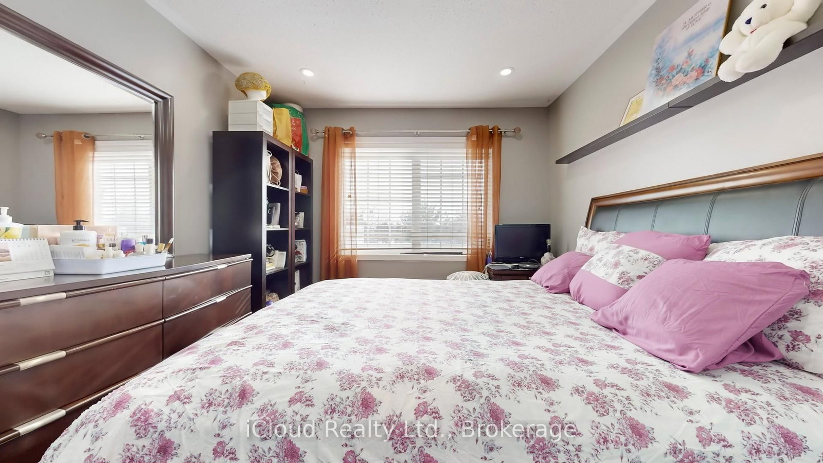 Semi-Detached House for sale at 52 Tianalee Crescent, Brampton, Ontario, L7A 2X2 - Fletcher's Meadow - MLS: W12908910