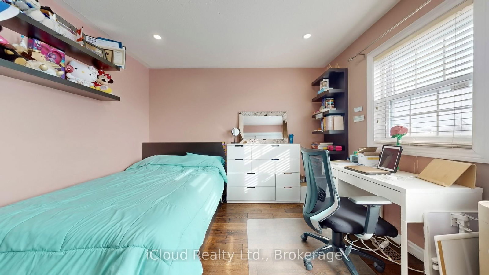 Semi-Detached House for sale at 52 Tianalee Crescent, Brampton, Ontario, L7A 2X2 - Fletcher's Meadow - MLS: W12908910