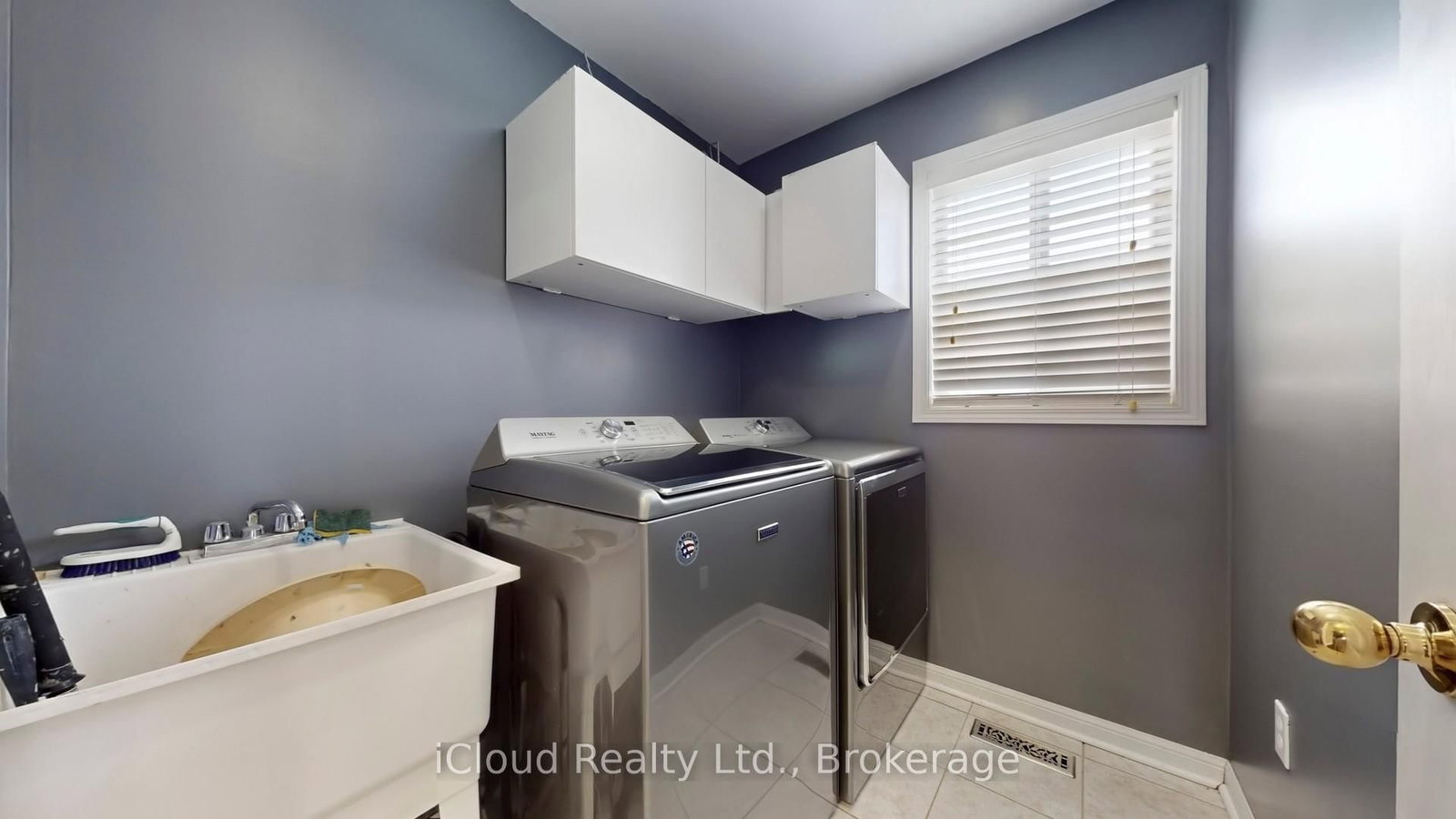 Semi-Detached House for sale at 52 Tianalee Crescent, Brampton, Ontario, L7A 2X2 - Fletcher's Meadow - MLS: W12908910