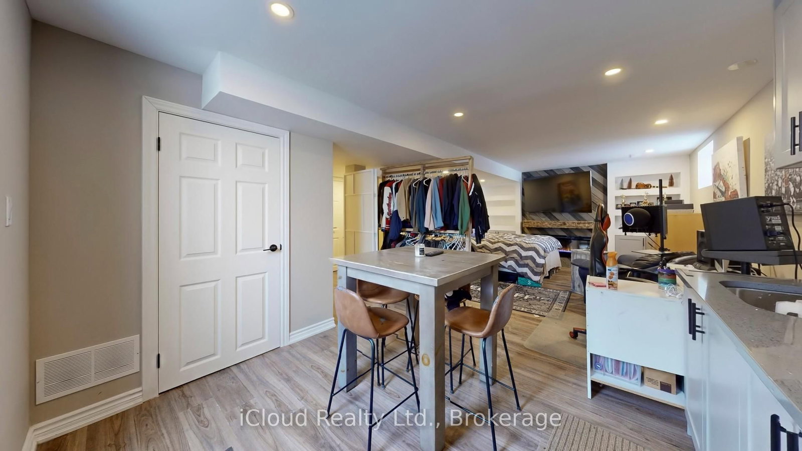 Semi-Detached House for sale at 52 Tianalee Crescent, Brampton, Ontario, L7A 2X2 - Fletcher's Meadow - MLS: W12908910