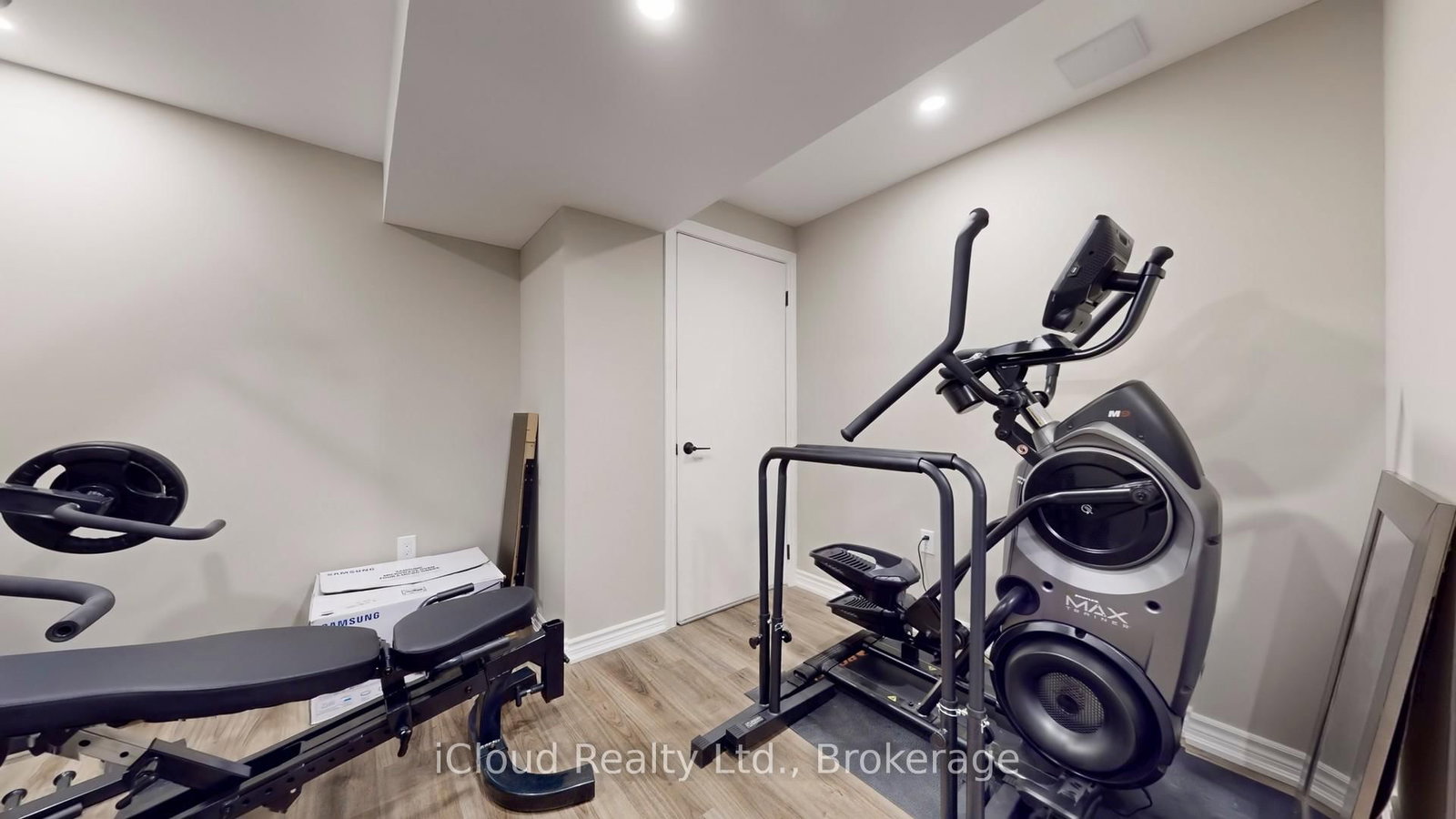 Semi-Detached House for sale at 52 Tianalee Crescent, Brampton, Ontario, L7A 2X2 - Fletcher's Meadow - MLS: W12908910