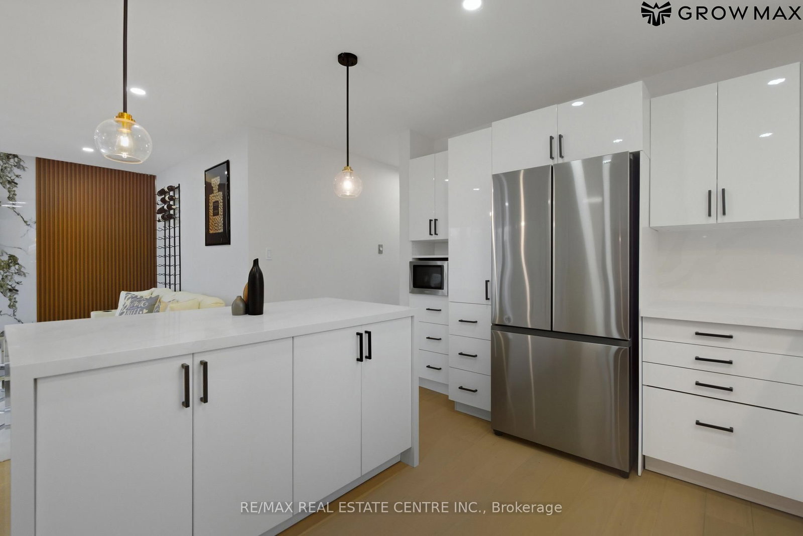 Listing Image 7