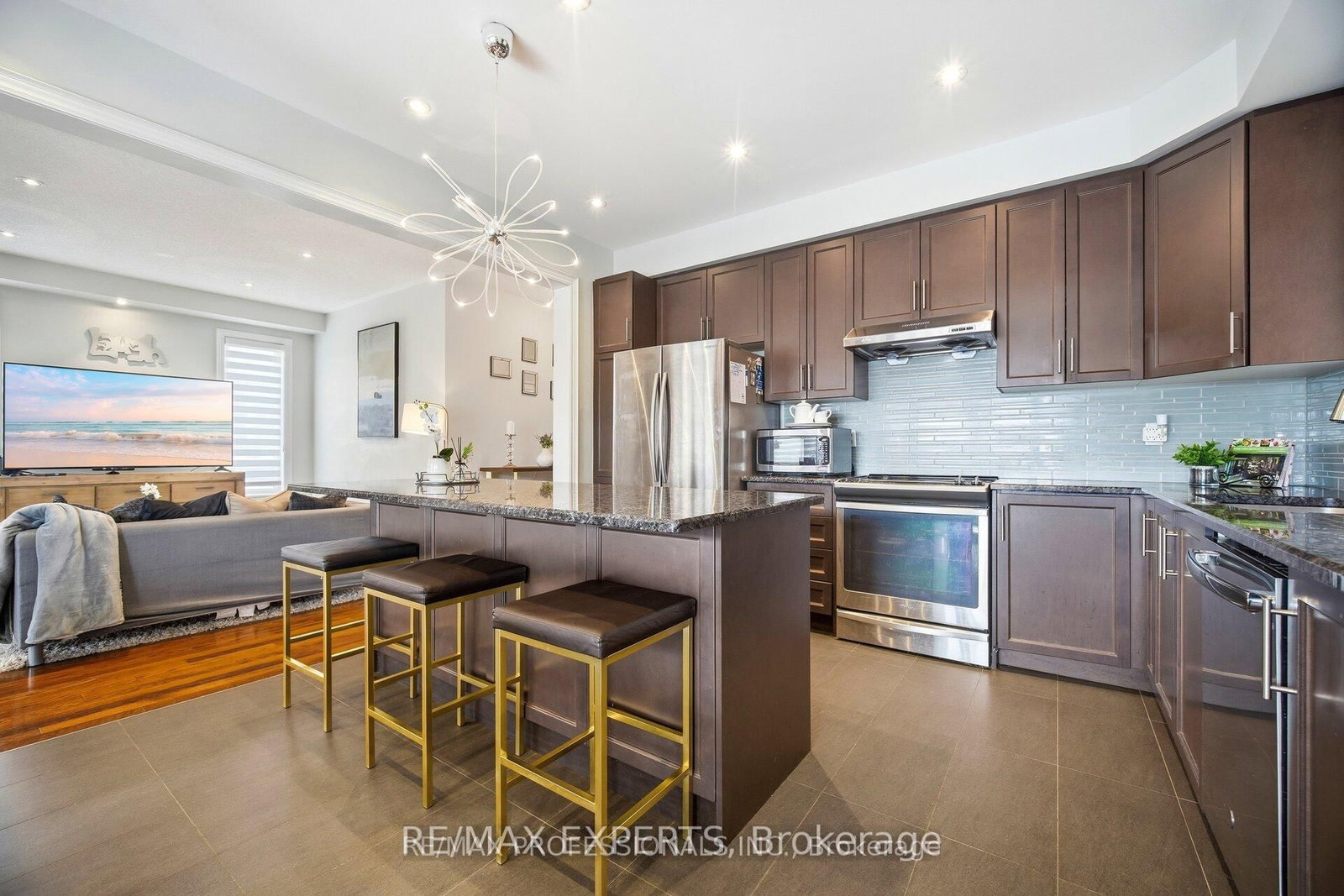 Detached House for sale at 5 Mugford Crescent, Brampton, Ontario, L6Y 6A7 - Bram West - MLS: W12909452