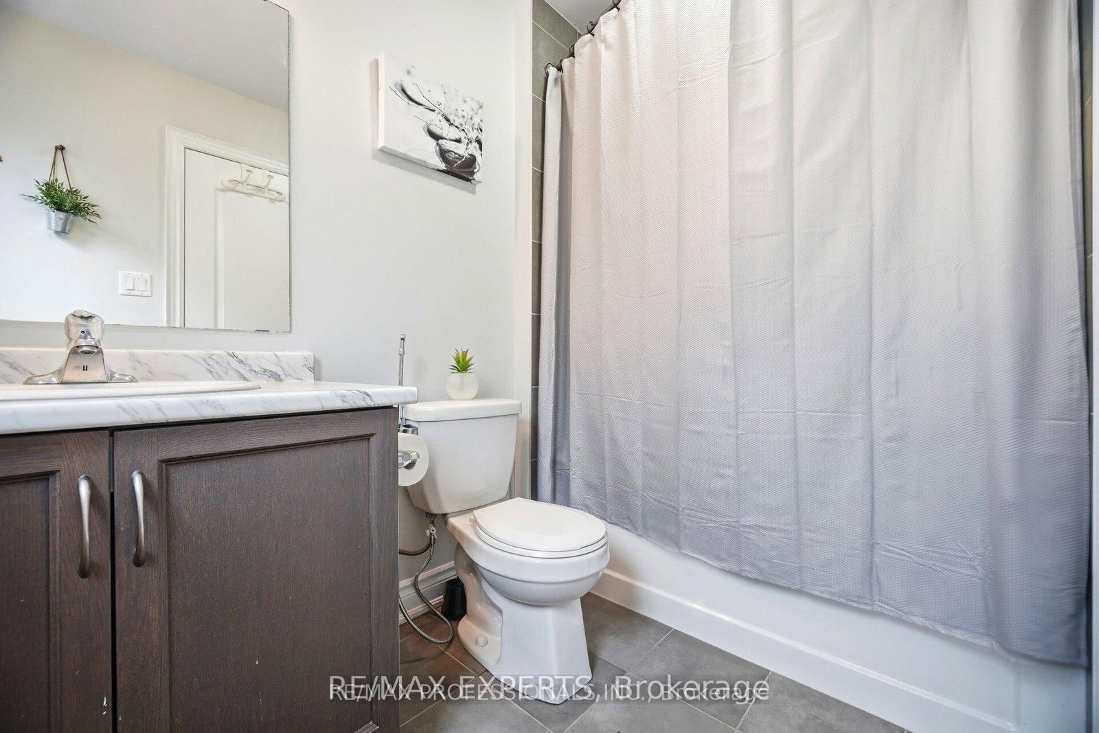 Detached House for sale at 5 Mugford Crescent, Brampton, Ontario, L6Y 6A7 - Bram West - MLS: W12909452