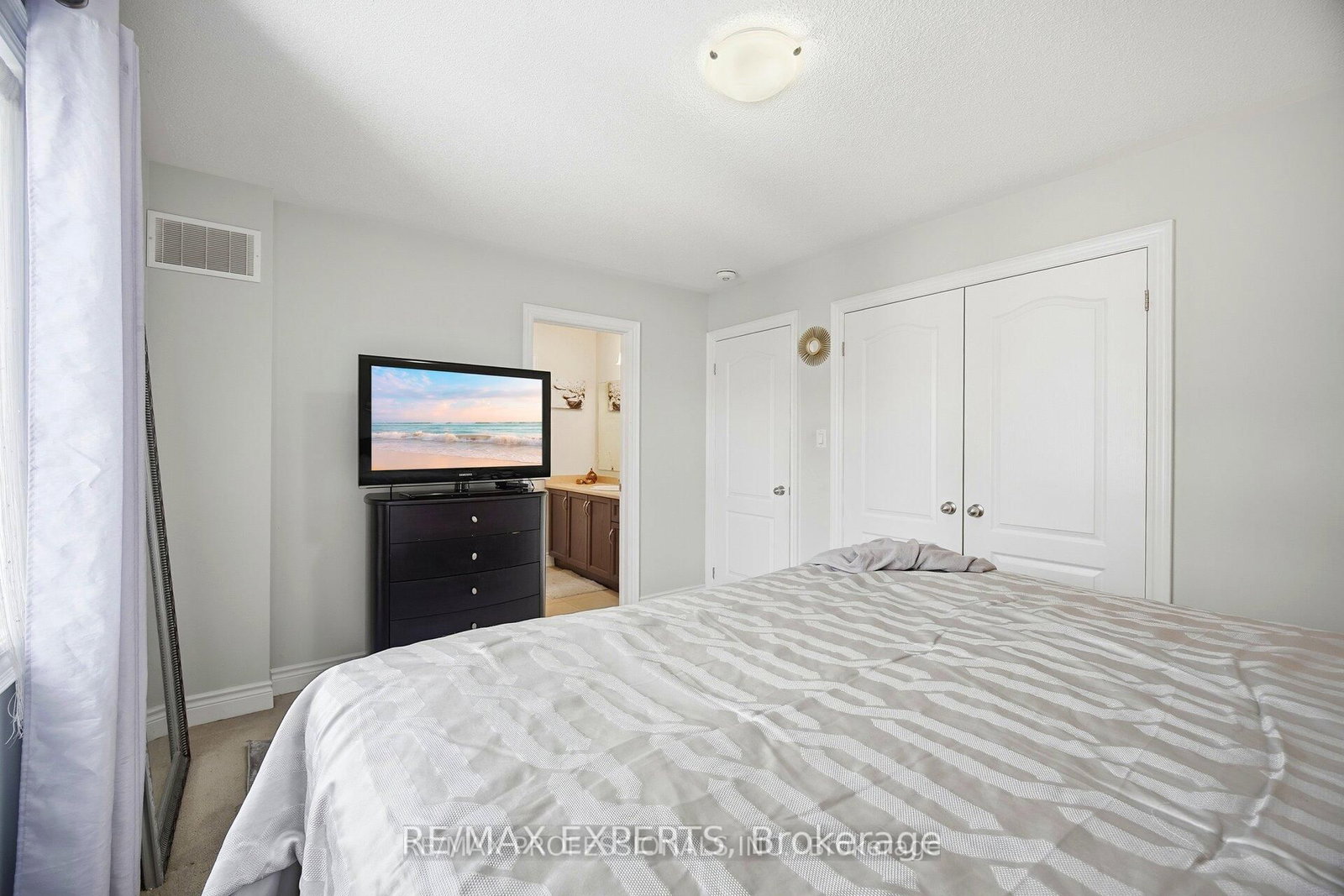 Detached House for sale at 5 Mugford Crescent, Brampton, Ontario, L6Y 6A7 - Bram West - MLS: W12909452