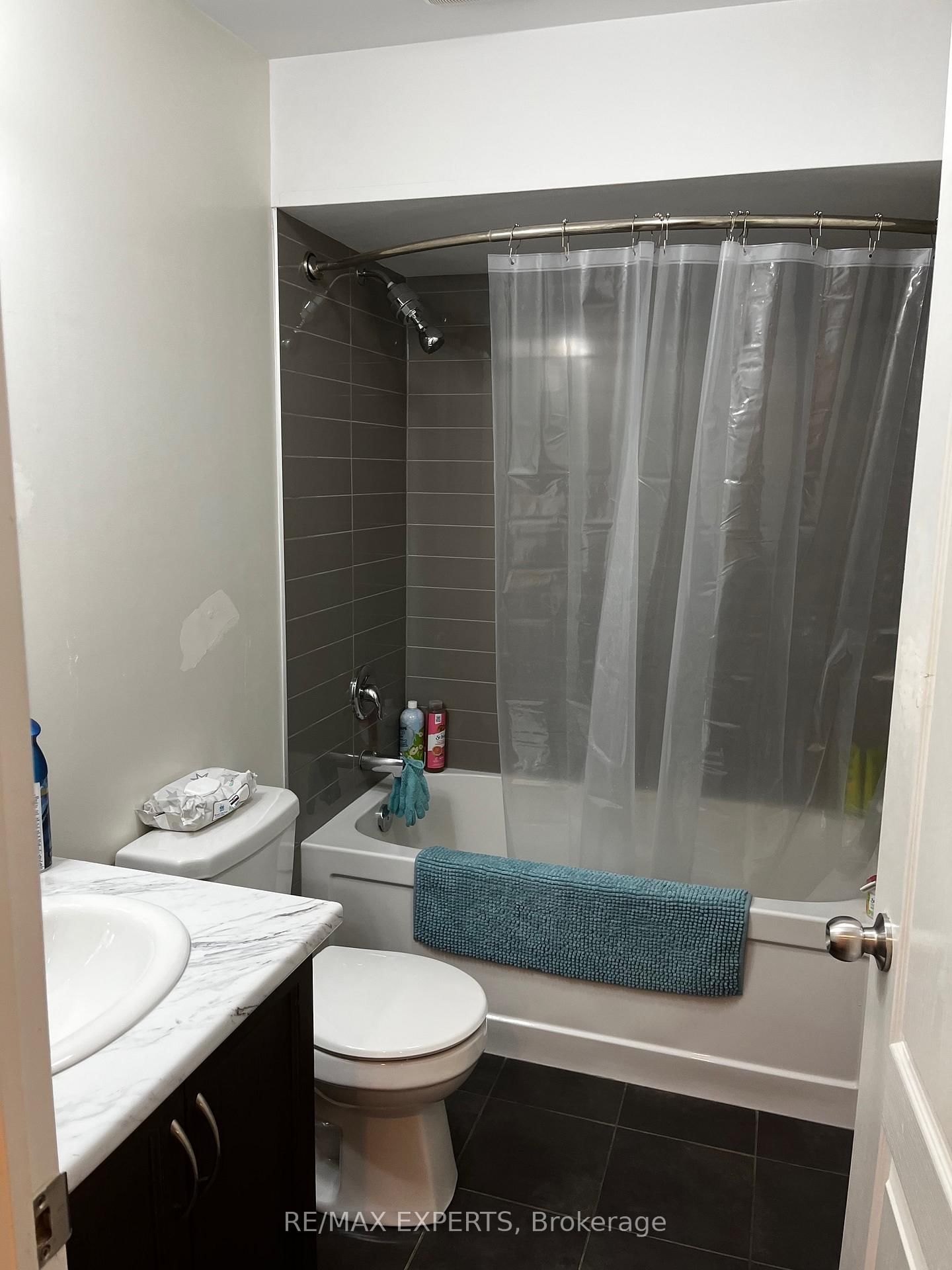 Detached House for sale at 5 Mugford Crescent, Brampton, Ontario, L6Y 6A7 - Bram West - MLS: W12909452