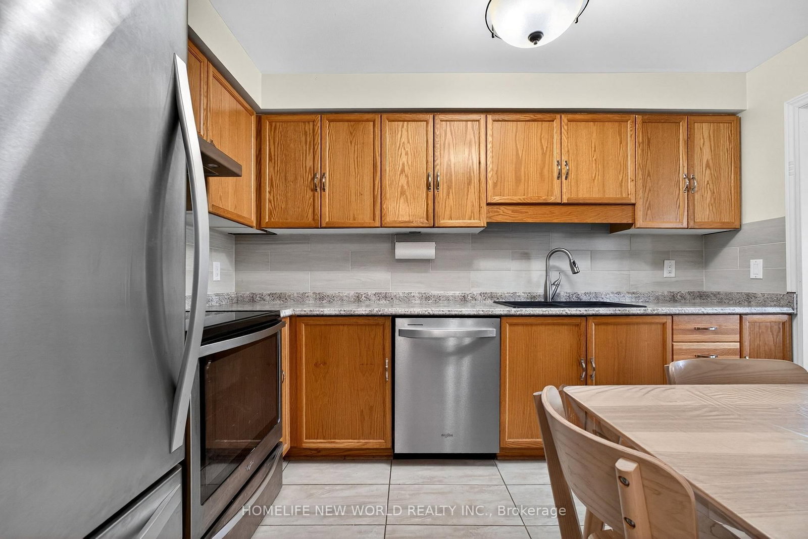 Townhouse for sale at 74 Heathcliffe Square, Brampton, Ontario, L6S 5R4 - Central Park - MLS: W12909540