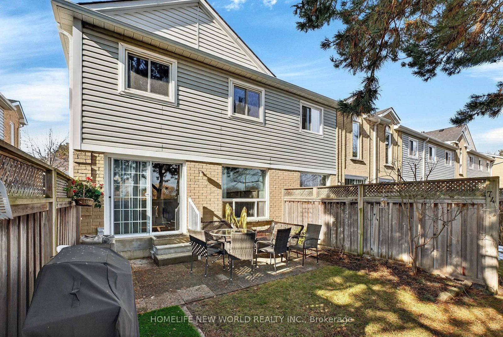 Townhouse for sale at 74 Heathcliffe Square, Brampton, Ontario, L6S 5R4 - Central Park - MLS: W12909540